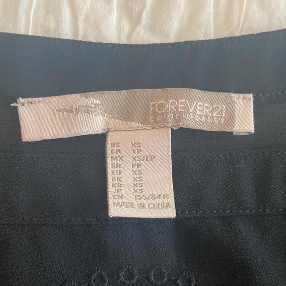 Gorgeous boho sheer black eyelet blouse, puff sleeve black , size XS - Picture 7 of 9